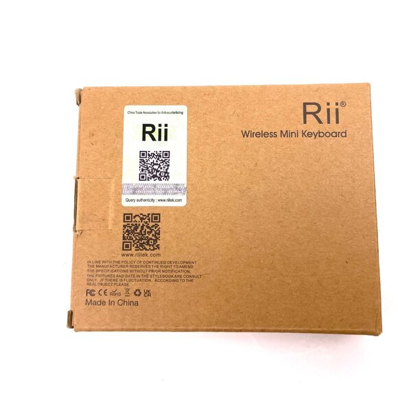 Rii Wireless Mini Bluetooth Keyboard i8BT / ISB11 Touchpad, Rechargeable, Black - Picture 3 of 9